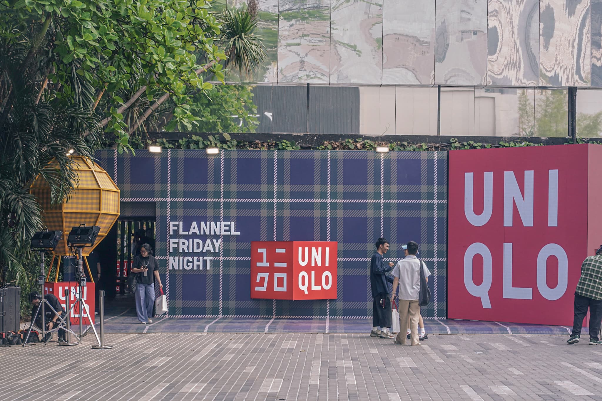 UNIQLO Hosts Exclusive Banquet Event at Stalk SCBD to Launch Flannel Fall/Winter 2023 Collection in Special Collaboration with Abimana Aryasatya