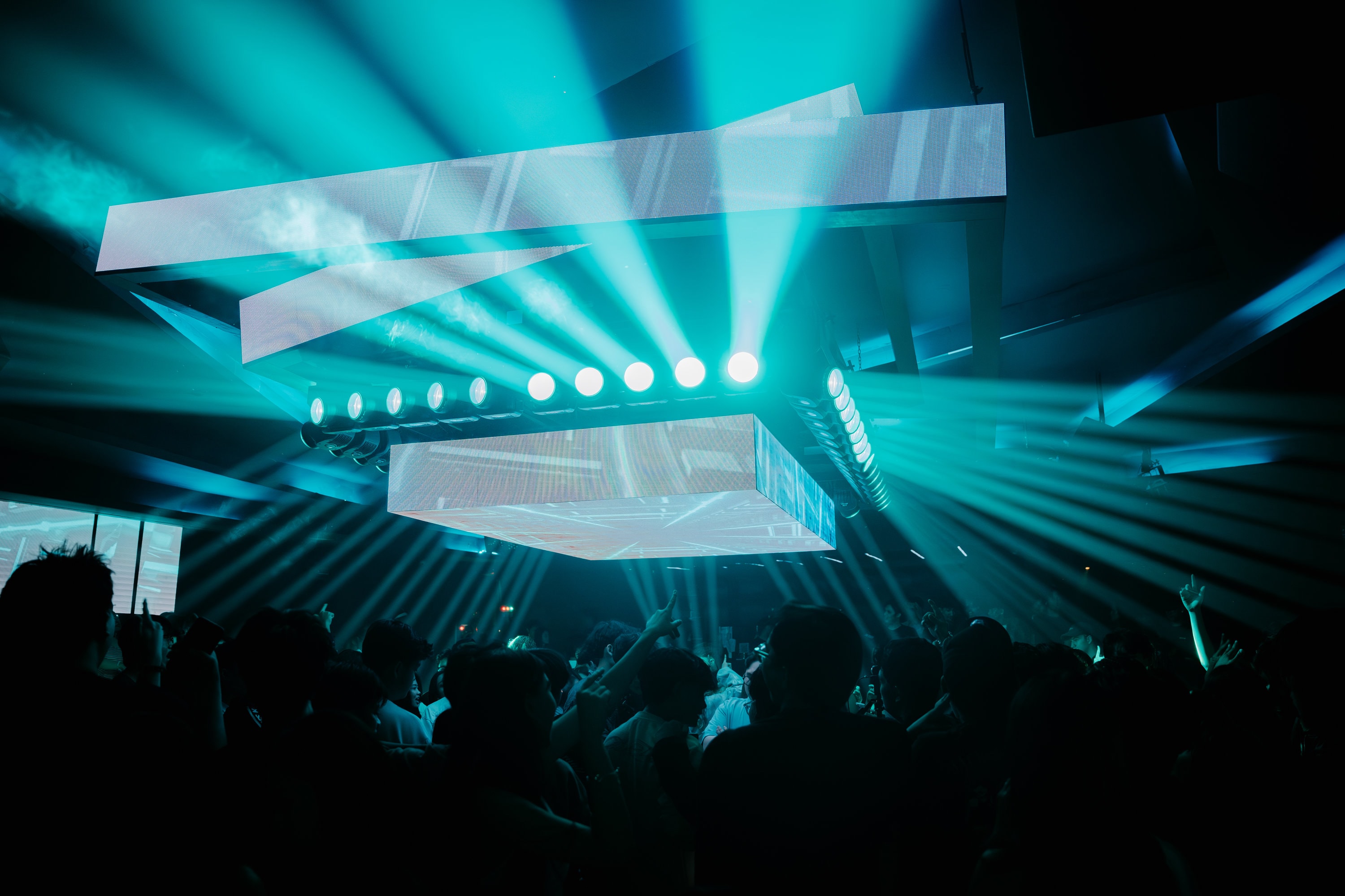Zeek Jakarta 360 degree center stage