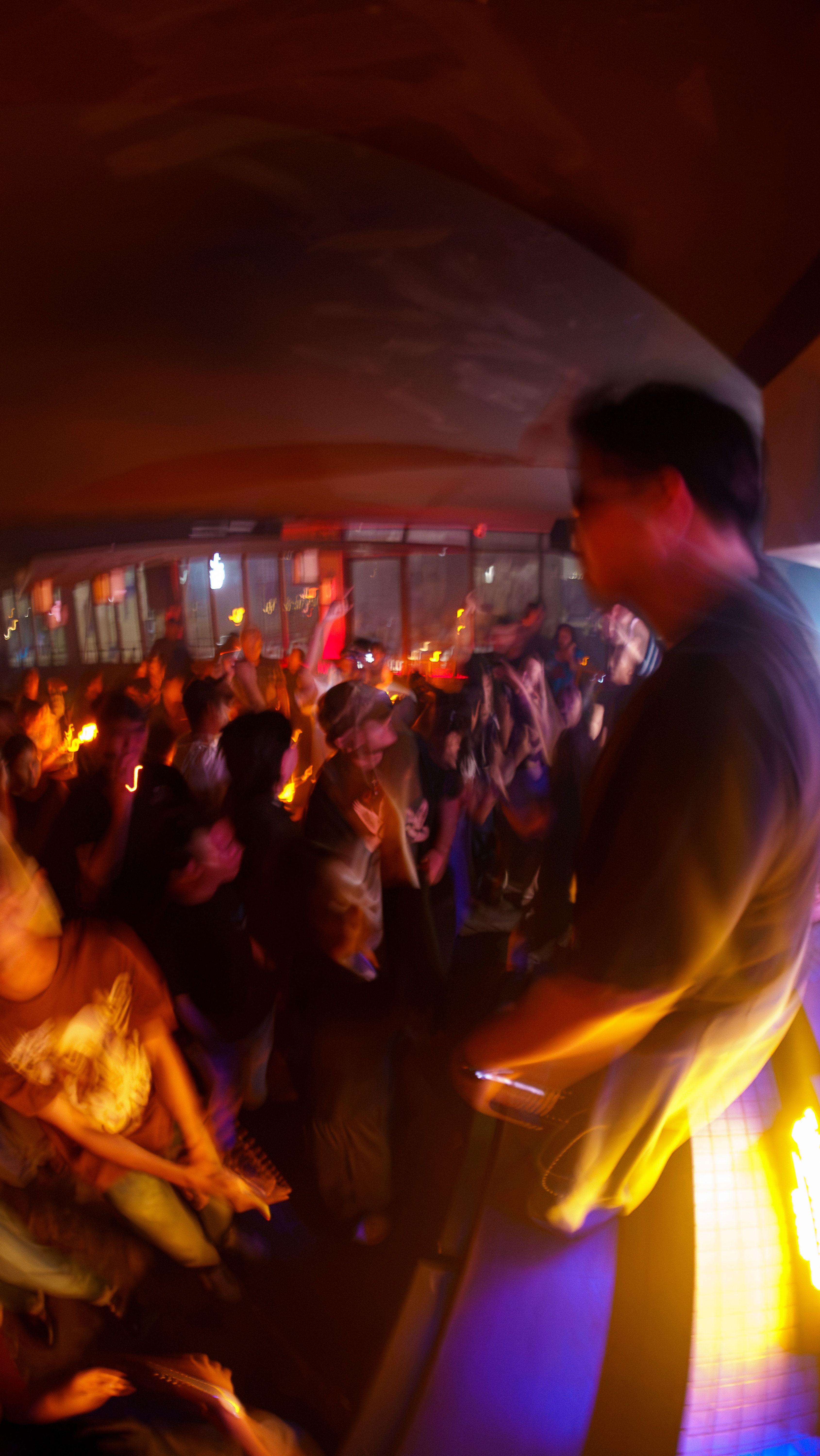Fragrant DJ and high energy crowd